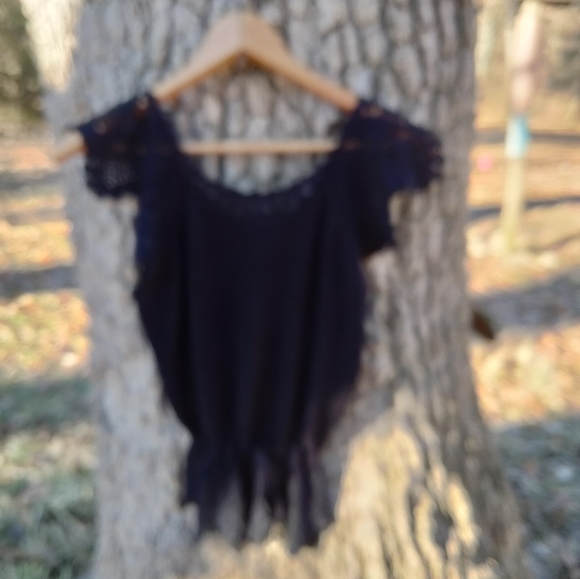 ⬇️ Price Drop!⬇️ Ideology Short Sleeve Sweater in size M - Picture 2 of 4